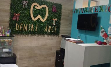 VENDO CASA IDEAL PARA OFICINAS, CONSULTORIOS, ESCUELA O COMO VIVIENDA EN LA ENTRADA A EL FRACCIONAMIENTO IZCALI ECATEPEC SAN CRISTOBAL CENTRO