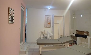 VENDO CASA IDEAL PARA OFICINAS, CONSULTORIOS, ESCUELA O COMO VIVIENDA EN LA ENTRADA A EL FRACCIONAMIENTO IZCALI ECATEPEC SAN CRISTOBAL CENTRO