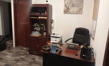 VENDO CASA IDEAL PARA OFICINAS, CONSULTORIOS, ESCUELA O COMO VIVIENDA EN LA ENTRADA A EL FRACCIONAMIENTO IZCALI ECATEPEC SAN CRISTOBAL CENTRO