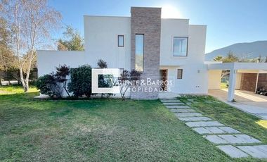 CASA EN VENTA EN LOMAS DE NOGALES MACHALI
