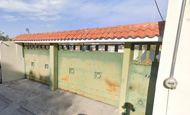 CASA CON EXCELENTE OPORTUNIDAD DE MEJORAR TU PATRIMONIO!!