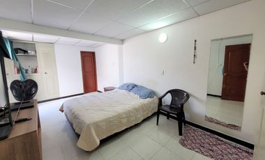 SE VENDE CASA EN VIA PRINCIPAL DE CORALES.