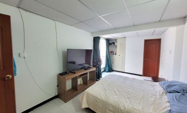 SE VENDE CASA EN VIA PRINCIPAL DE CORALES.