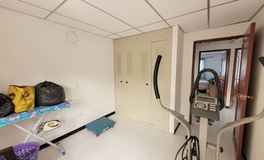 SE VENDE CASA EN VIA PRINCIPAL DE CORALES.