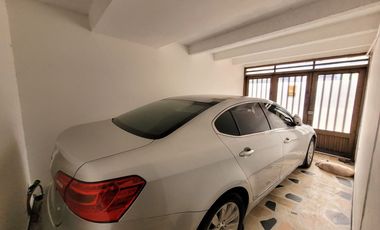 SE VENDE CASA EN VIA PRINCIPAL DE CORALES.