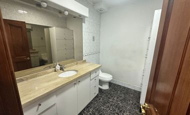 Propiedad comercial 2 pisos, sector República