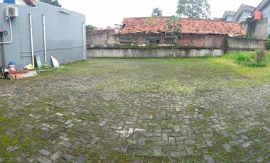 Disewakan  Tanah dan bangunan Ruko , Lokasi sangat strategis jarang ada  dipinggir jalan Raya