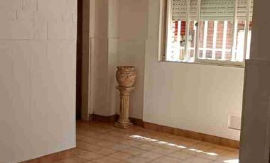 Se vende casa de 3 dorm .2 baños .Patio .parillero