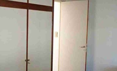 Se vende casa de 3 dorm .2 baños .Patio .parillero