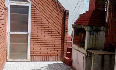 Se vende casa de 3 dorm .2 baños .Patio .parillero