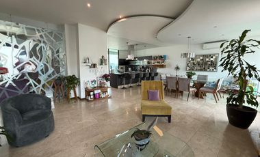 Residencia en Venta en Villa Verona Coto con Alberca