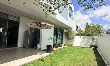 Residencia en Venta en Villa Verona Coto con Alberca