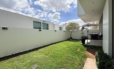 Residencia en Venta en Villa Verona Coto con Alberca