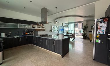 Residencia en Venta en Villa Verona Coto con Alberca