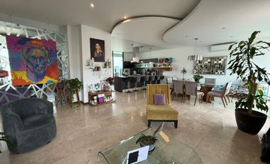 Residencia en Venta en Villa Verona Coto con Alberca