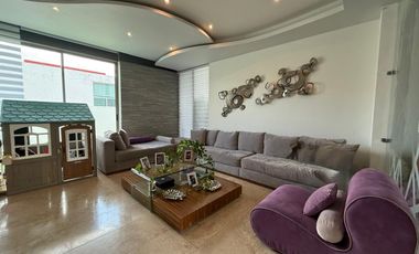 Residencia en Venta en Villa Verona Coto con Alberca
