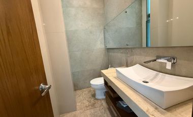 Residencia en Venta en Villa Verona Coto con Alberca