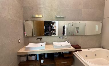 Residencia en Venta en Villa Verona Coto con Alberca