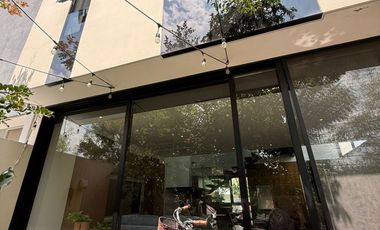 Residencia de lujo en ESQUINA dentro de coto en BOSQUES VALLARTA