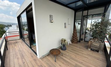 Residencia de lujo en ESQUINA dentro de coto en BOSQUES VALLARTA