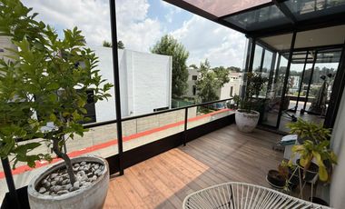 Residencia de lujo en ESQUINA dentro de coto en BOSQUES VALLARTA