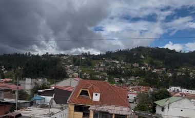 casa en venta a estrenar de 3 pisos sector Narancay baños de 5 habitaciones