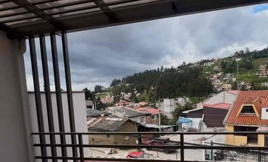 casa en venta a estrenar de 3 pisos sector Narancay baños de 5 habitaciones