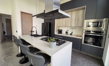 Residencia en Venta con Alberca Privada en Los Tigres, Nuevo Vallarta