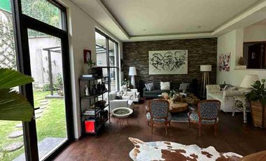 Hermosa Casa en Renta En Lomas Country