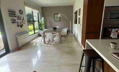 Excelente Casa en Renta en Lomas Country, con Doble Filtro de Seguridad