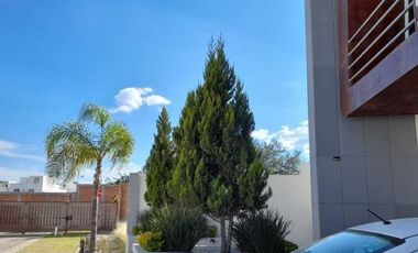 Casa en Recuperación Bancaria en Privada De La Roca Lt. 25, Condominio La Piedra, Jesús María, Aguascalientes