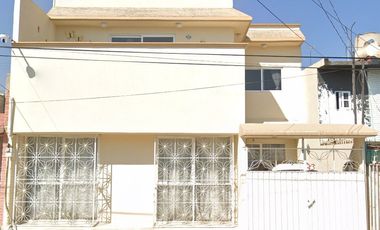Casa en Venta en Residencial Coacalco, Cerca de Plaza Coacalco.
