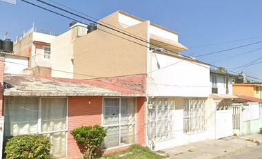 Casa en Venta en Residencial Coacalco, Cerca de Plaza Coacalco.