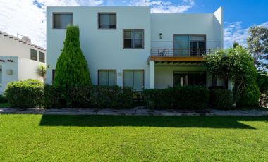 SE VENDE HERMOSA CASA EN CONDOMINIO EN CHINCHA BAJA