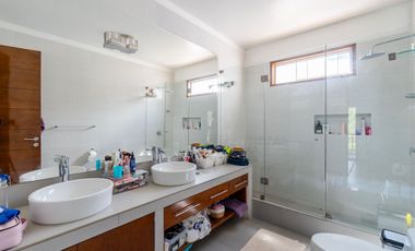 SE VENDE HERMOSA CASA EN CONDOMINIO EN CHINCHA BAJA