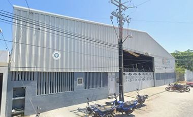 Conjunto Industrial en Venta: Bodega, Nave y Terreno con Infraestructura Especializada