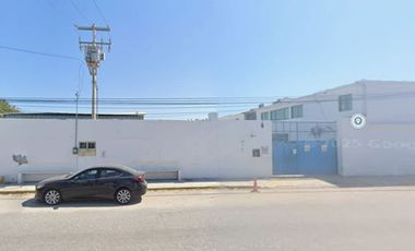 Conjunto Industrial en Venta: Bodega, Nave y Terreno con Infraestructura Especializada