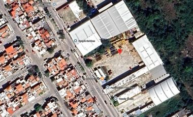 Conjunto Industrial en Venta: Bodega, Nave y Terreno con Infraestructura Especializada