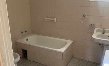 Arrendamos amplia casa cercana a la estación Chorrillos,Viña