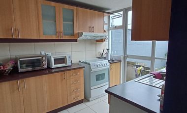 VENDO CASA CON JARDIN VALLE DE LOS CHILLOS SECTOR MIRASIERRA, CERCA A LA AV. ILALO, SAN LUIS SHOPPING, SUPERMAXI SAN GABRIEL. 3 HABITACIONES