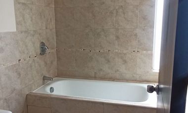 VENDO CASA CON JARDIN VALLE DE LOS CHILLOS SECTOR MIRASIERRA, CERCA A LA AV. ILALO, SAN LUIS SHOPPING, SUPERMAXI SAN GABRIEL. 3 HABITACIONES