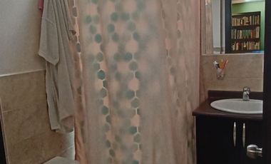 VENDO CASA CON JARDIN VALLE DE LOS CHILLOS SECTOR MIRASIERRA, CERCA A LA AV. ILALO, SAN LUIS SHOPPING, SUPERMAXI SAN GABRIEL. 3 HABITACIONES