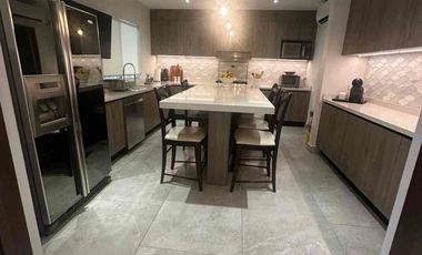 Baja de precio!!!excelente casa remodelada en Lomas del campestre