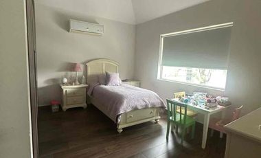 Baja de precio!!!excelente casa remodelada en Lomas del campestre