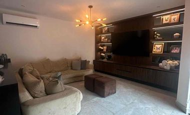 Baja de precio!!!excelente casa remodelada en Lomas del campestre