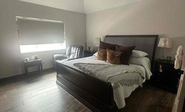 Baja de precio!!!excelente casa remodelada en Lomas del campestre