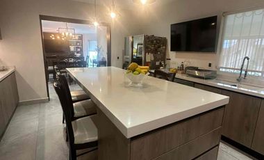 Baja de precio!!!excelente casa remodelada en Lomas del campestre