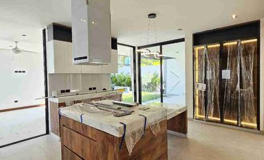 CASA EN VENTA O ALQUILER URB ISLA MOCOLÍ - ETAPA PACIFICA
