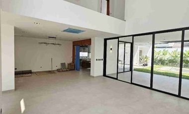 CASA EN VENTA O ALQUILER URB ISLA MOCOLÍ - ETAPA PACIFICA