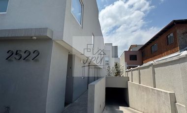 Townhouse Terraza Mirador Condominio Eliecer Parada Metro